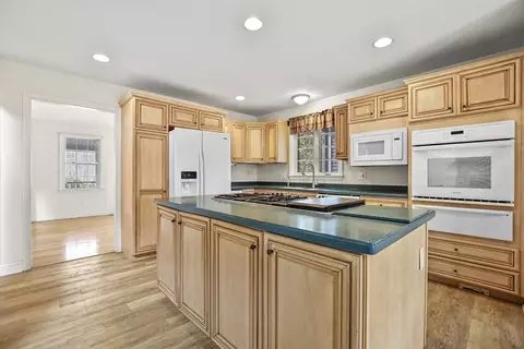 496 E Central St, Franklin, MA 02038 photo 8