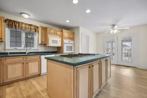 496 E Central St, Franklin, MA 02038 photo 10