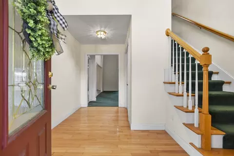 496 E Central St, Franklin, MA 02038