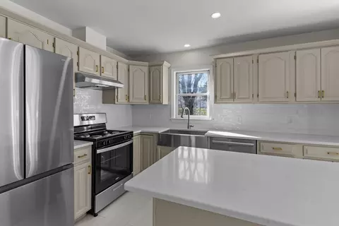 141 Boyden St, Fall River, MA 02721 photo 2