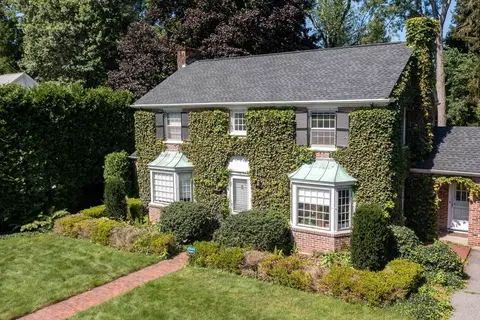 147 Newton Ave N, Worcester, MA 01609