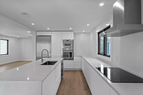 61 Hudson St #PH, Somerville, MA 02143