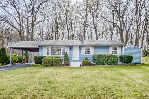 48 Brookside Dr, Holden, MA 01522