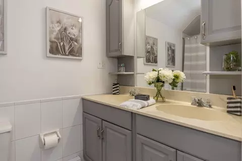 Bath - 207 Webster St, Needham, MA 02494 photo 1 of 1