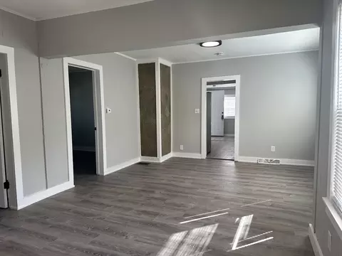 85 Barber St, Springfield, MA 01109 photo 4