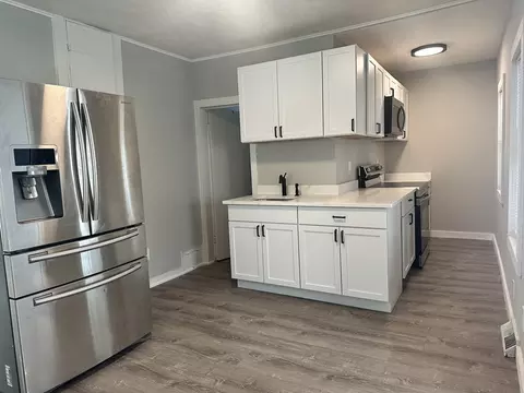 85 Barber St, Springfield, MA 01109 photo 5