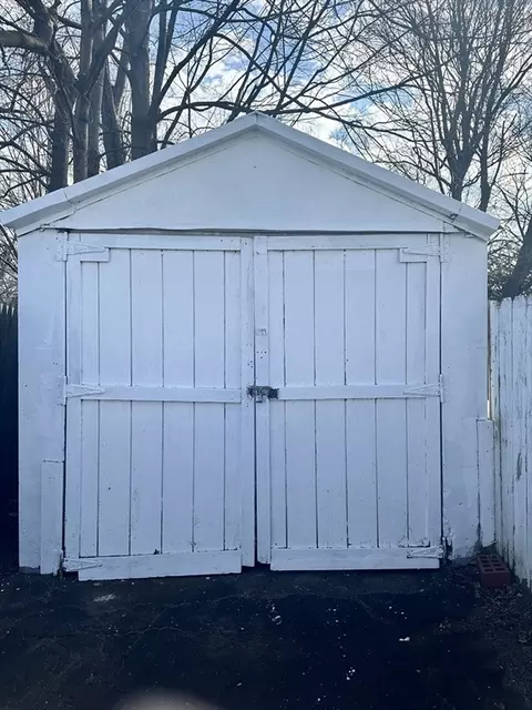 85 Barber St, Springfield, MA 01109 photo 19