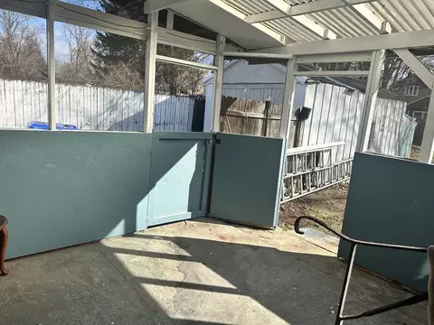 85 Barber St, Springfield, MA 01109 photo 6