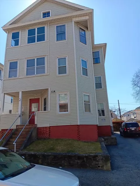 2 Chrome St, Worcester, MA 01604