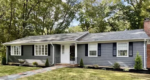 77 King Philip, Pawtucket, RI 02861