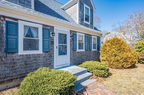 99 Longview Dr, Barnstable, MA 02632 photo 2