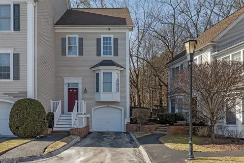 36 Cambridge Rd #39, Woburn, MA 01801