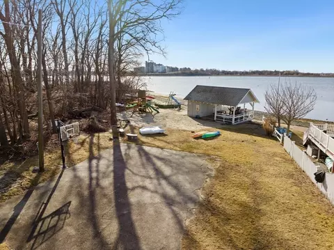 Exterior - 189 Wompatuck Rd, Hingham, MA 02043 photo 5 of 5