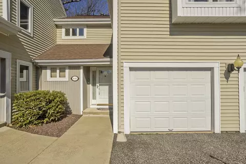 2205 Boston Rd #G65, Wilbraham, MA 01095