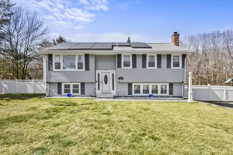 766 Pearl St, Gardner, MA 01440