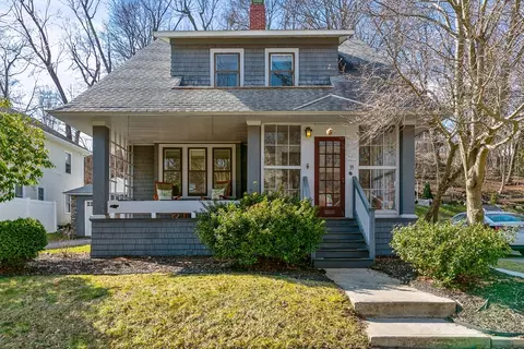 35 Richmond Ave, Worcester, MA 01602
