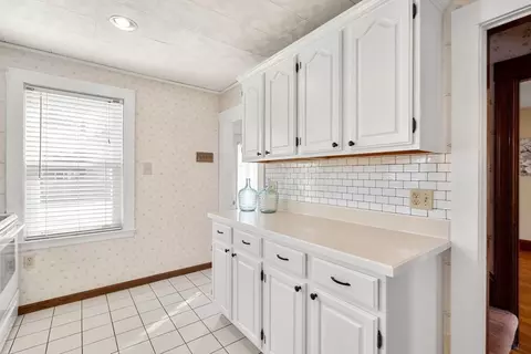 96 Spring St, Stoneham, MA 02180 photo 4