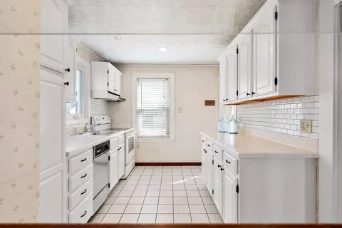 96 Spring St, Stoneham, MA 02180 photo 6