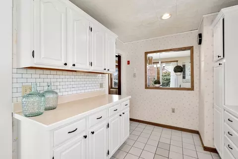 96 Spring St, Stoneham, MA 02180 photo 5