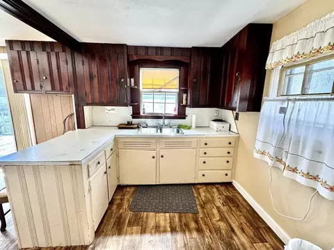 61 Stanhope Rd, Springfield, MA 01109 photo 9