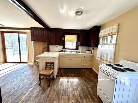 61 Stanhope Rd, Springfield, MA 01109 photo 8