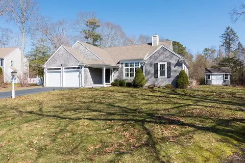 4 Patricks Way, Forestdale, MA 02644