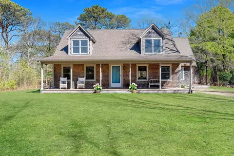 93 Hvoslef Way, Tisbury, MA 02568