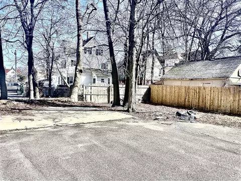 Exterior - 23 Parkwood St, Springfield, MA 01108 photo 2 of 3