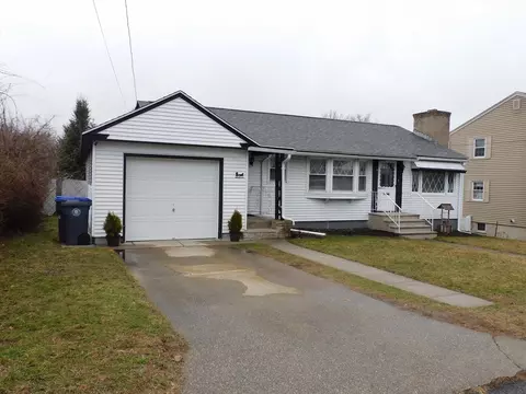 9 Somerset St, Methuen, MA 01844