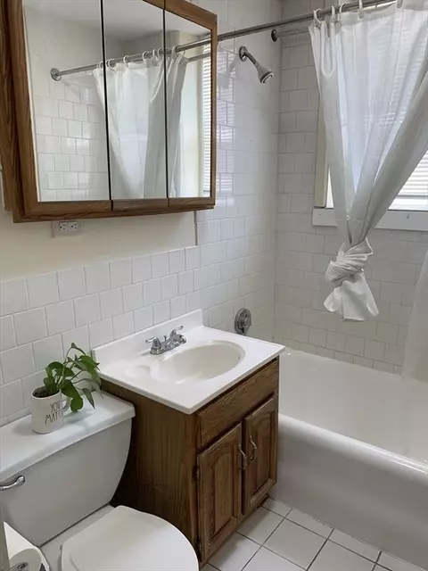 Bath - 68 Linden #1, Everett, MA 02149 photo 1 of 1