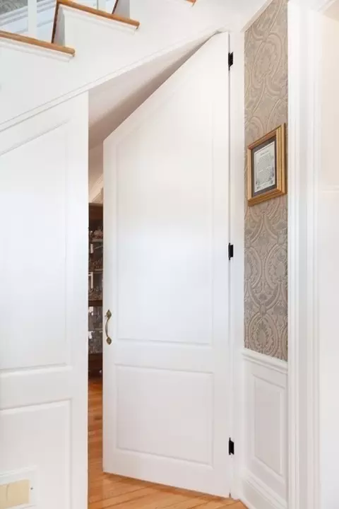 Entry Way - 176 Underwood St, Fall River, MA 02720 photo 3 of 7