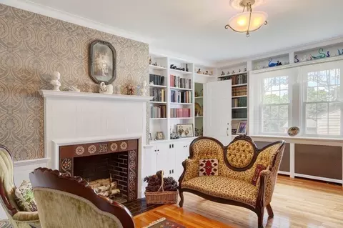 Living - 176 Underwood St, Fall River, MA 02720 photo 2 of 5