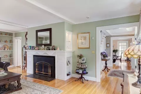 Entry Way - 176 Underwood St, Fall River, MA 02720 photo 4 of 7