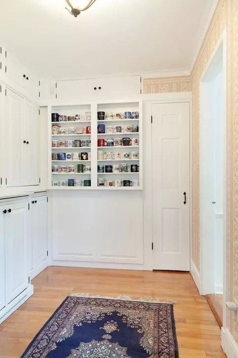 Entry Way - 176 Underwood St, Fall River, MA 02720 photo 5 of 7