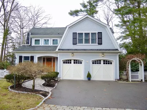 27 College Rd, Wellesley, MA 02482