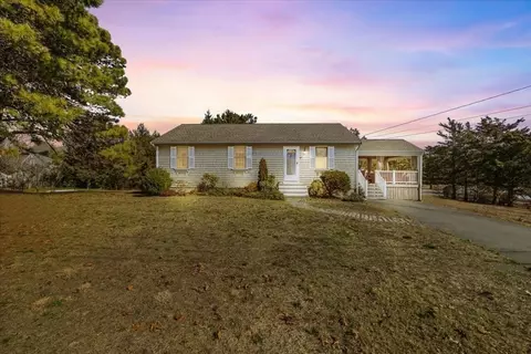 5 Mashnee Rd, Bourne, MA 02532 photo 2