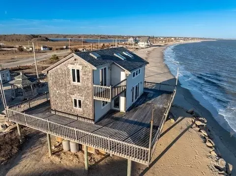 118 Grove St, Westport, MA 02790