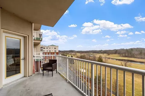 38 Village Rd #602, Middleton, MA 01949