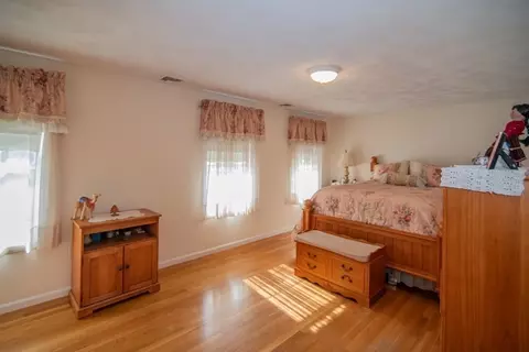 Bedroom - 20 Devonshire St, Lawrence, MA 01843 photo 3 of 5