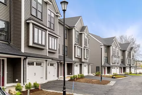 168 Lowell St #5, Wilmington, MA 01887