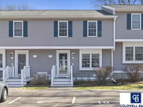 10 Benjamin Landing Ln #10, Franklin, MA 02038
