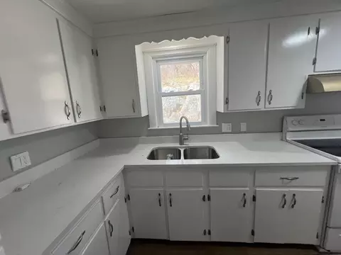 126 Colon St, Beverly, MA 01915 photo 9