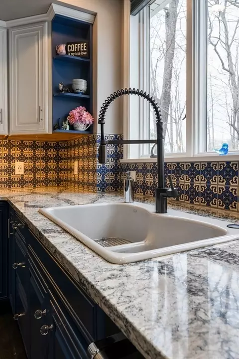 Kitchen - 11 Pope, Atkinson, NH 03811 photo 4 of 6