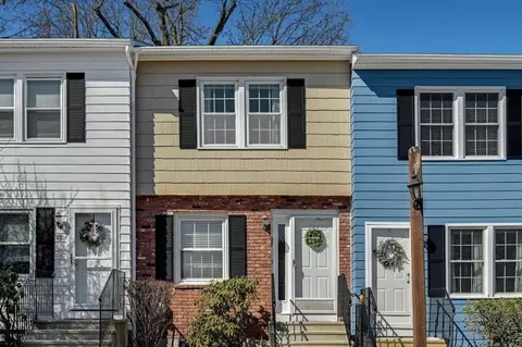 27 Mountainshire Dr #27, Worcester, MA 01606
