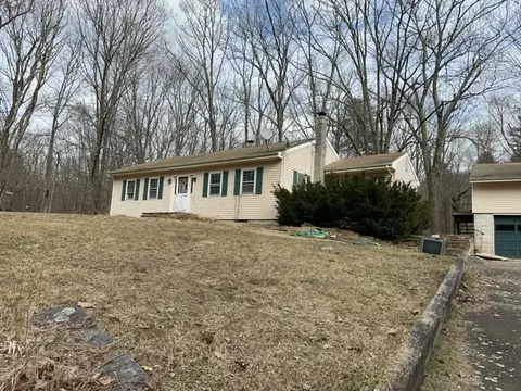 822 Hardwick Rd, Hardwick, MA 01031