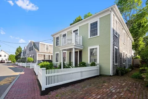 110 Commercial St Unit #U1, Provincetown, MA 02657