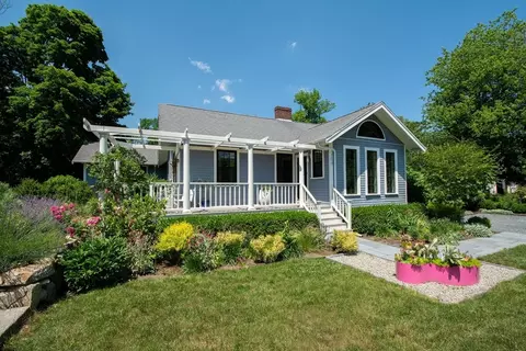 264 Clapp Rd, Scituate, MA 02066 photo 2