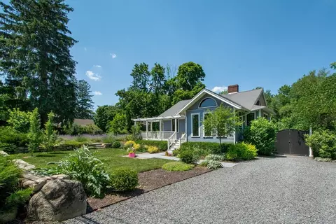 264 Clapp Rd, Scituate, MA 02066 photo 1