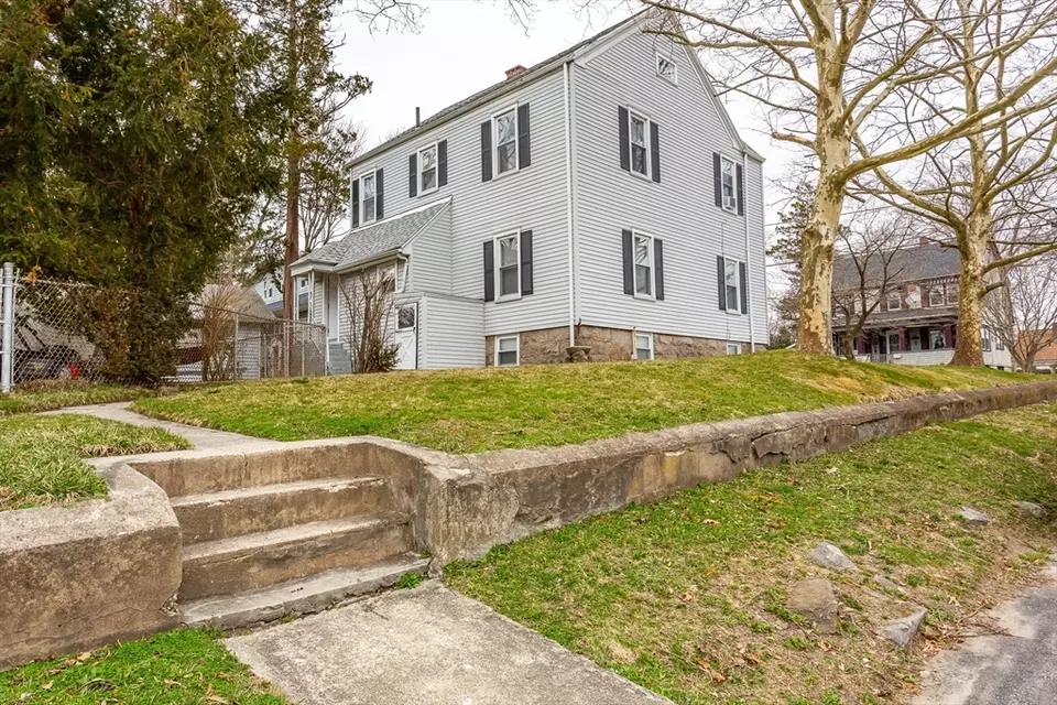 176 Garden St, Fall River, MA 02720 25 Photos Movoto