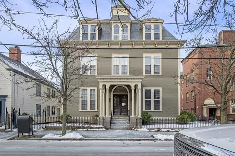 162 Federal St #1, Salem, MA 01970